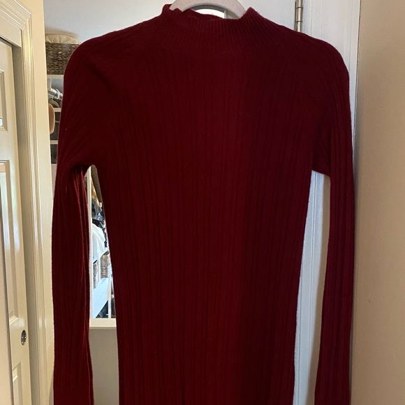 J brand NEVER WORN WOOL SWEATER - Picture 4 of 4